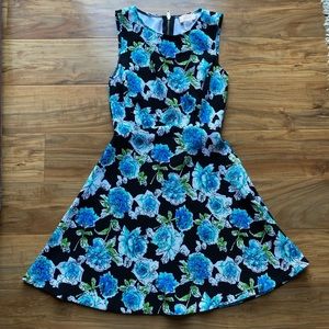 LOVE ADY SLEEVELESS FLOWER PRINTED DRESS